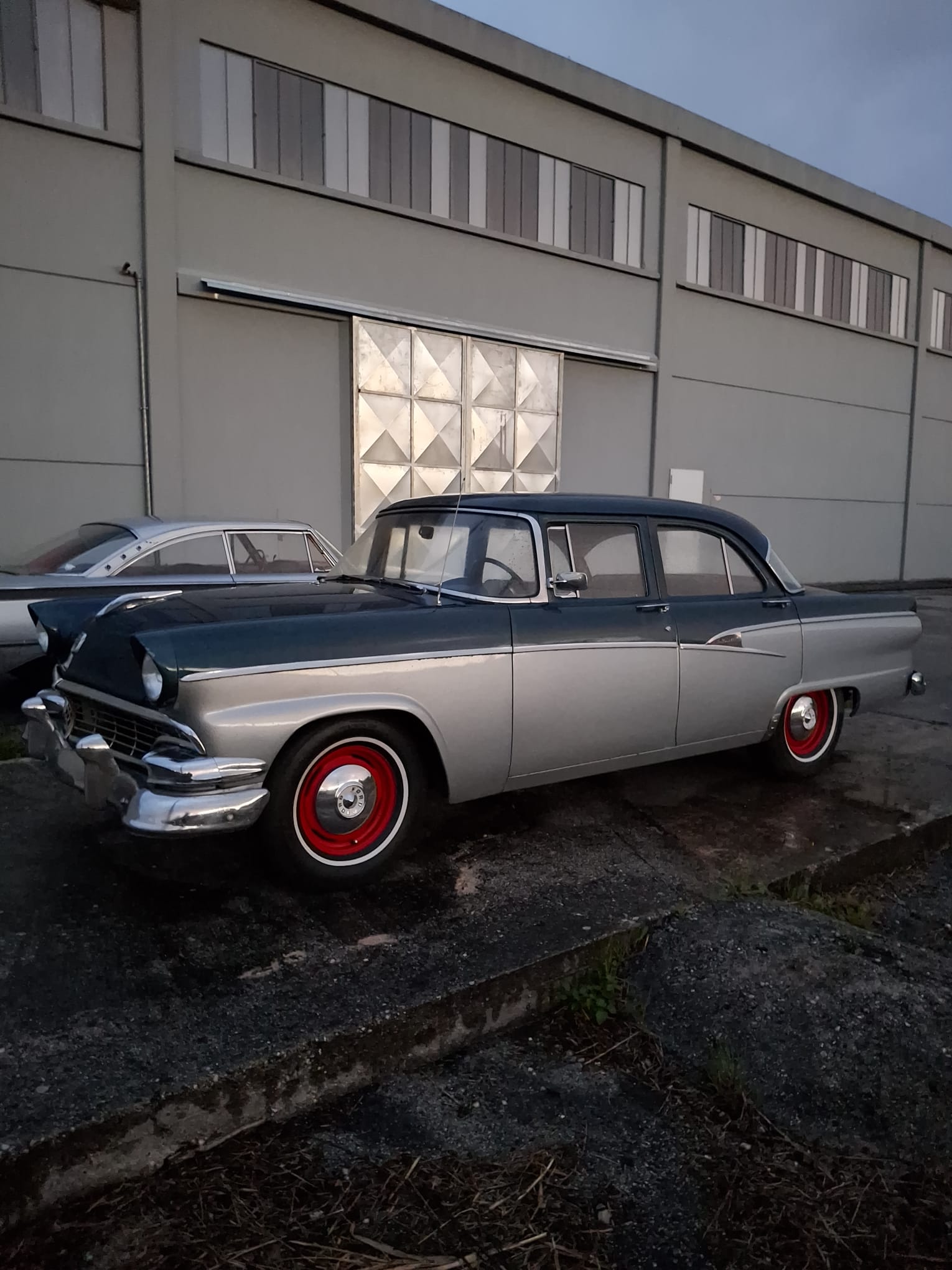 Ford Customline 1956.