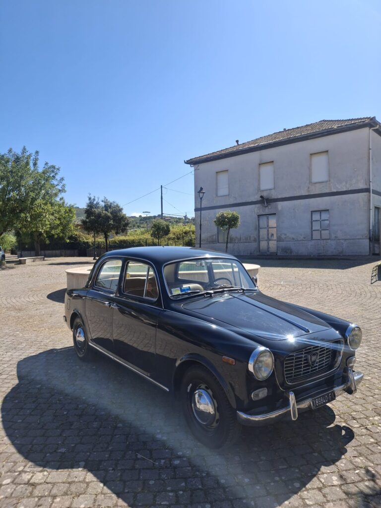 La Lancia Appia III Serie rappresenta una delle più alte espressioni dell’ingegneria e dell’eleganza italiana del dopoguerra